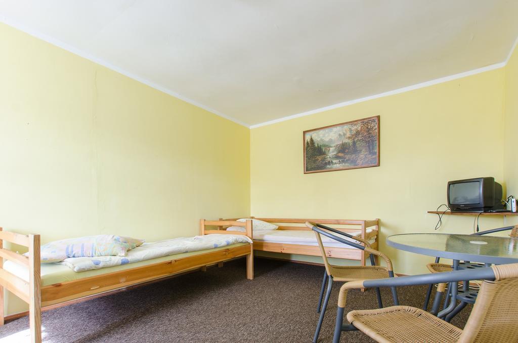 Agroturystyka "Dworek U Pelcow" Ryn  Buitenkant foto